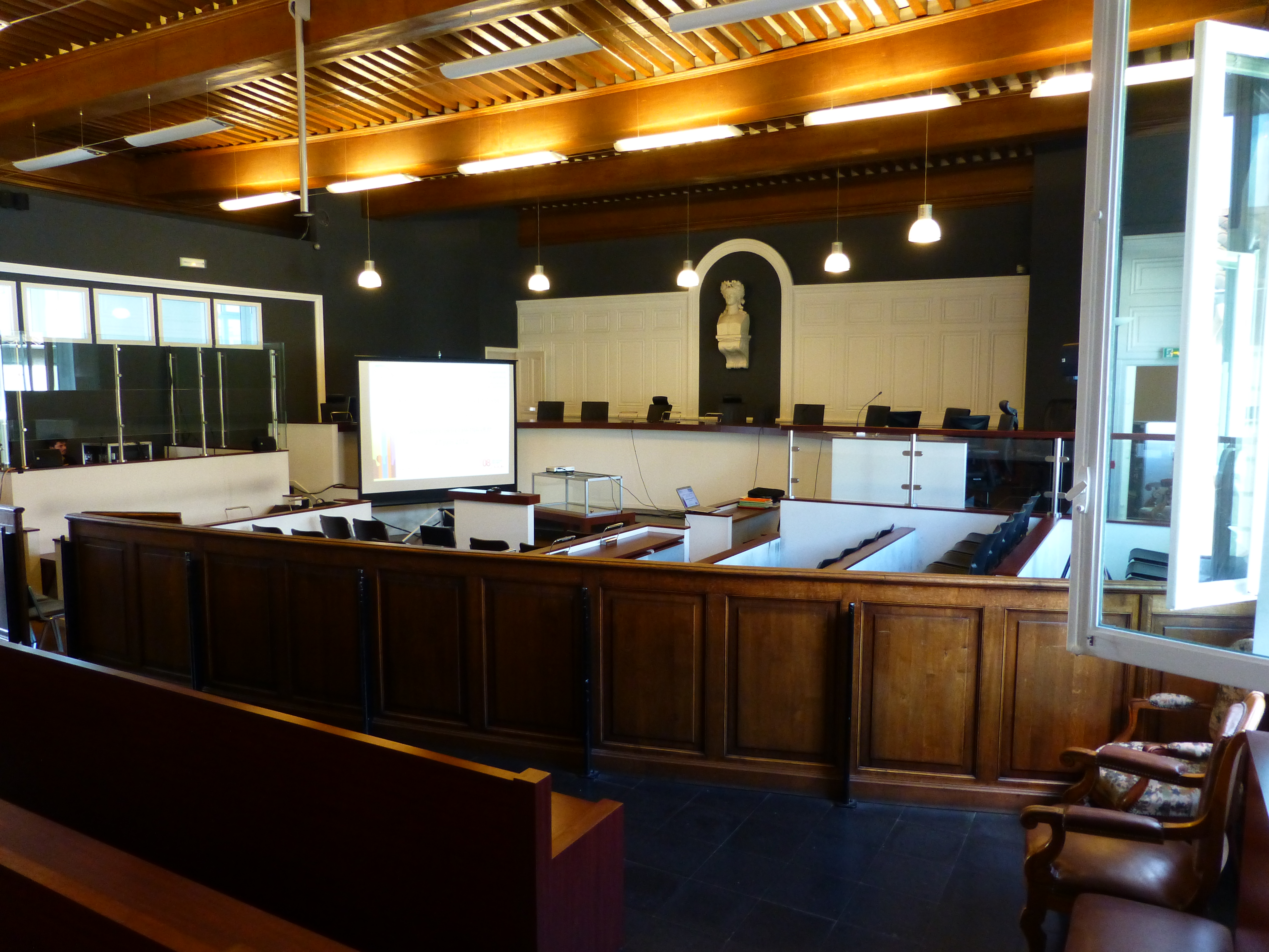 Bureau Des Victimes Au Tgi